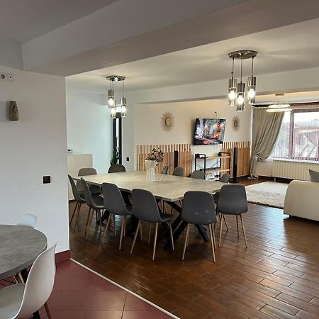 Vila Mik Guesthouse Sacele Ngoại thất bức ảnh