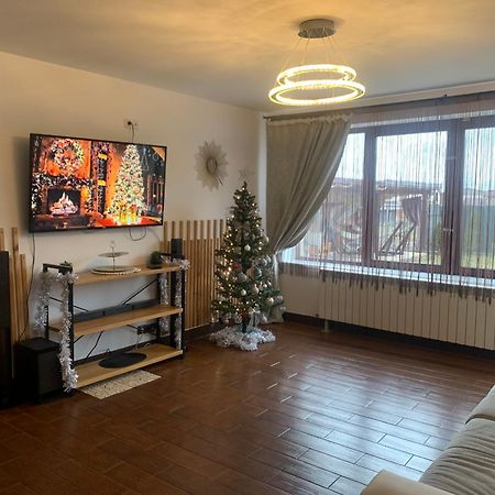 Vila Mik Guesthouse Sacele Ngoại thất bức ảnh