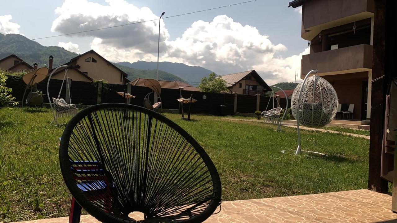 Vila Mik Guesthouse Sacele Ngoại thất bức ảnh