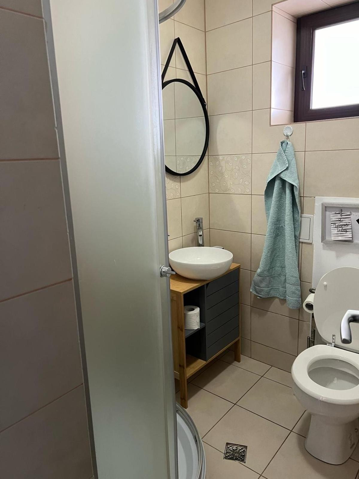 Vila Mik Guesthouse Sacele Ngoại thất bức ảnh